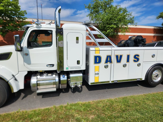 Davis Towing Vehicle Graphics & Lettering